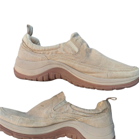 L.L Bean Slip-On Cavas Shoes - Picture 2 of 8